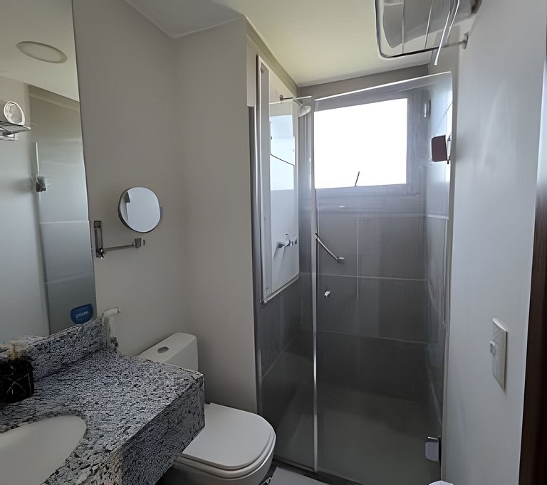 Apto na Barra com Cozinha e Garagem 132BL1