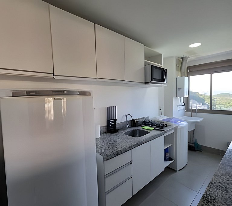 Apto na Barra com Cozinha e Garagem 132BL1