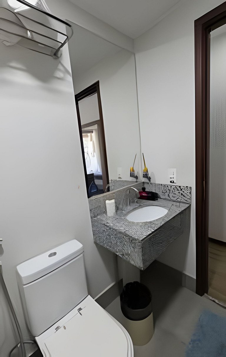 Suíte na Barra c/ Garagem e Micro-Ondas 131BL1
