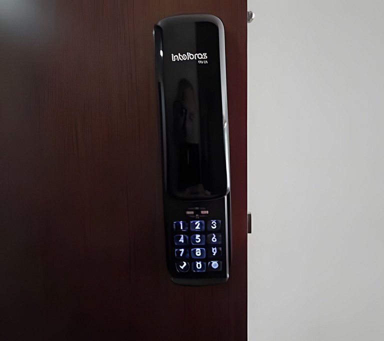 Suíte na Barra c/ Garagem e Micro-Ondas 131BL1