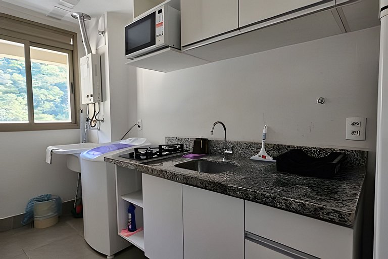 Apto na Barra com Cozinha e Garagem 8BL1