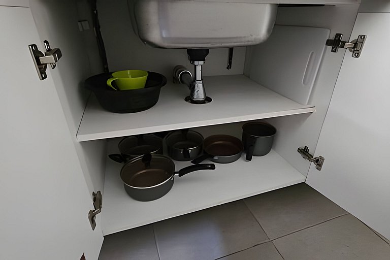 Apto na Barra com Cozinha e Garagem 8BL1