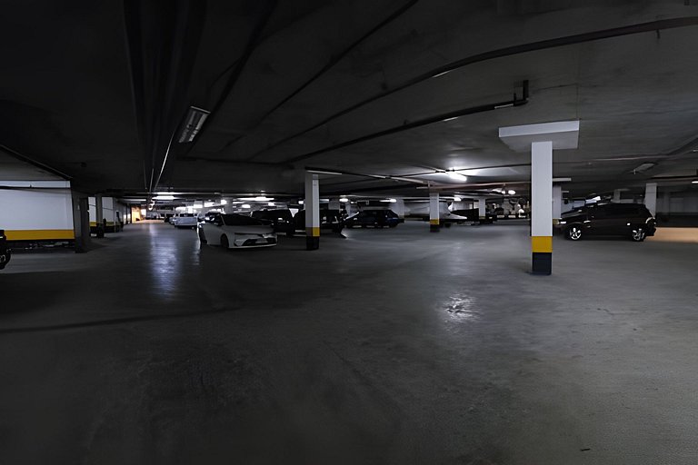 Suíte na Barra c/ Garagem e Self Check-in 14BL2