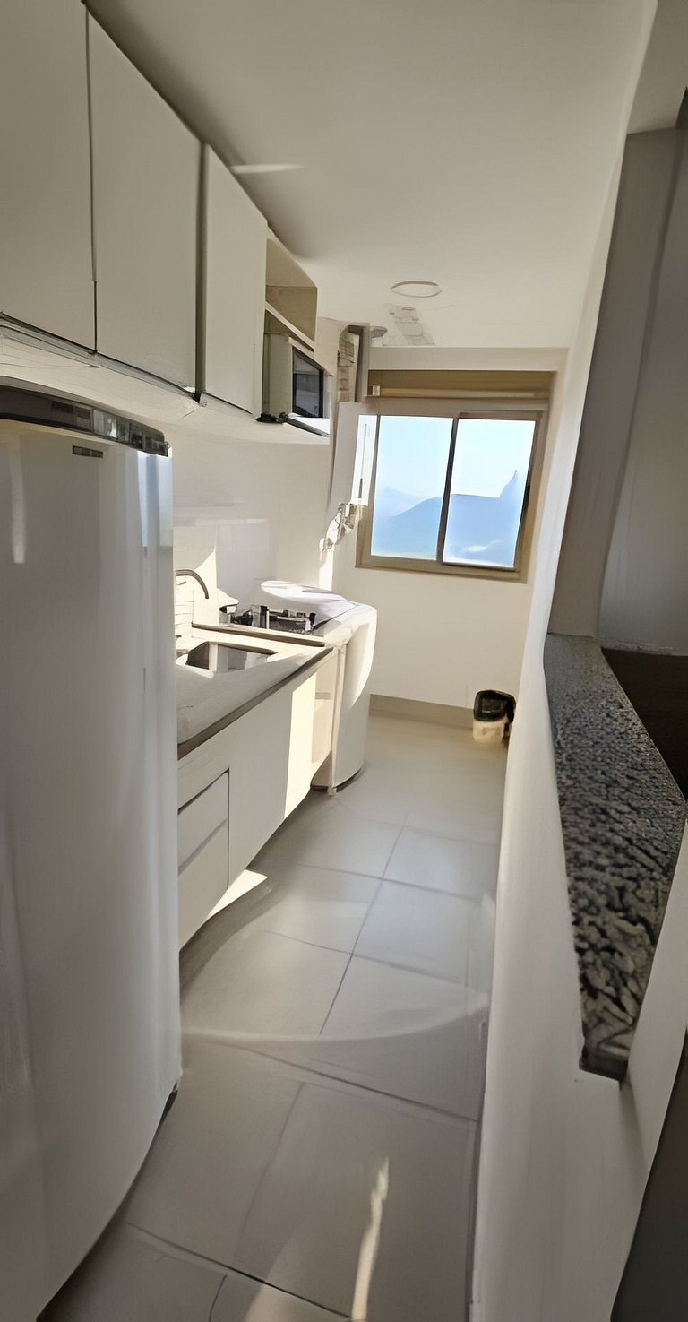 APTO na Barra com Cozinha e Garagem 171BL2