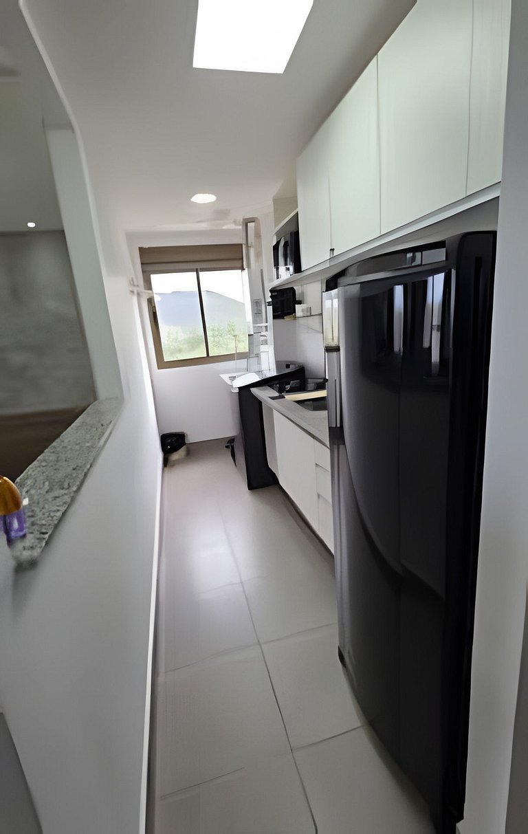 Apto na Barra com Cozinha, Garagem e TV 55" 151BL2
