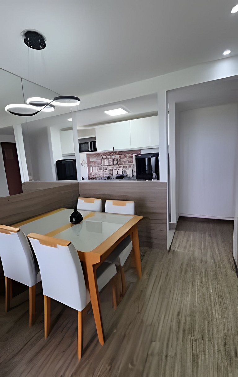 Apto na Barra com Cozinha, Garagem e TV 55" 151BL2