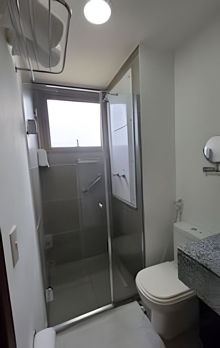 Apto na Barra com Cozinha, Garagem e TV 55" 151BL2