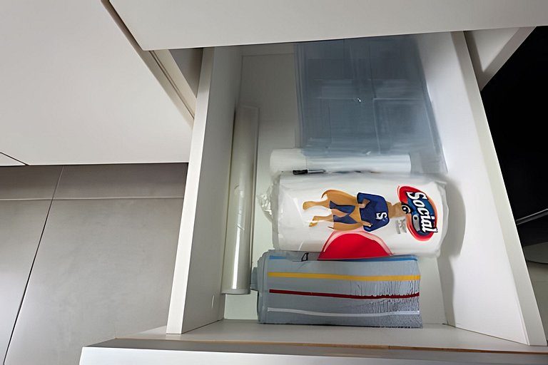 Apto na Barra com Cozinha, Garagem e TV 55" 151BL2