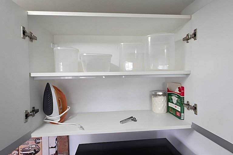 Apto na Barra com Cozinha, Garagem e TV 55" 151BL2