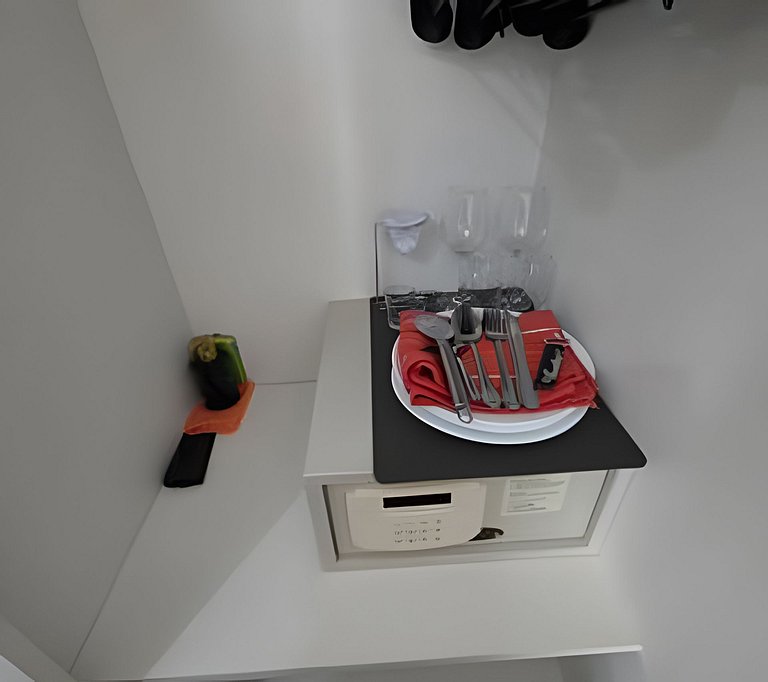 Suíte na Barra c/ Garagem e Micro-ondas 152BL2
