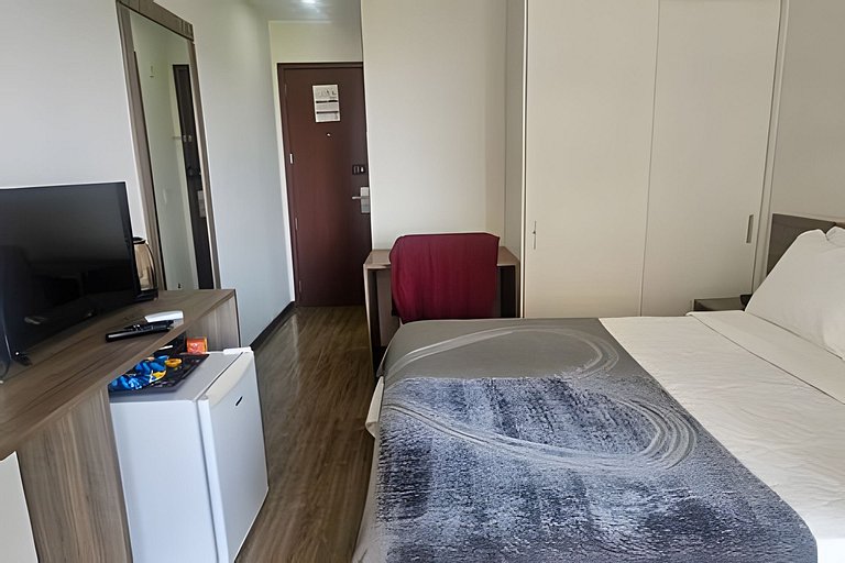 SUÍTE na Barra c/ Garagem e Self Check-in 10BL1
